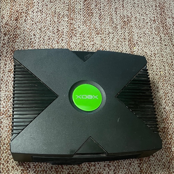 Xbox 360 Console - Picture 9 of 10